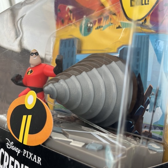 Disney / Pixar The Incredibles 2 Drill Attack Playset - Picture 8 of 8
